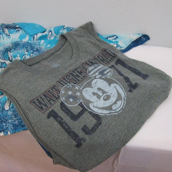 ๐2X Host Pick๐ Classic Disney Mickey Mouse Tank - Picture 9 of 12